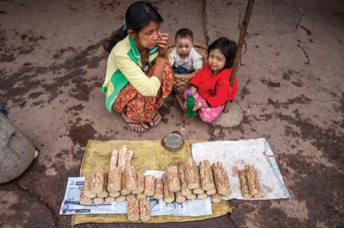 A mother and her children living in poverty. Photo: Bigstock.com