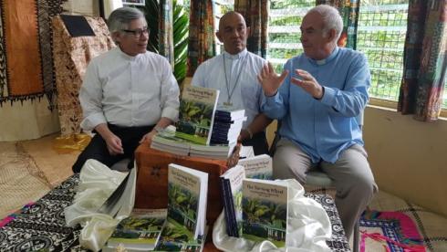 Columban Vicar General, Fr Arturo Aguilar (left), Archbishop Peter Loy Chong of Fiji launched Fr Frank Hoare's (right) book - Photo: Fr Frank Hoare