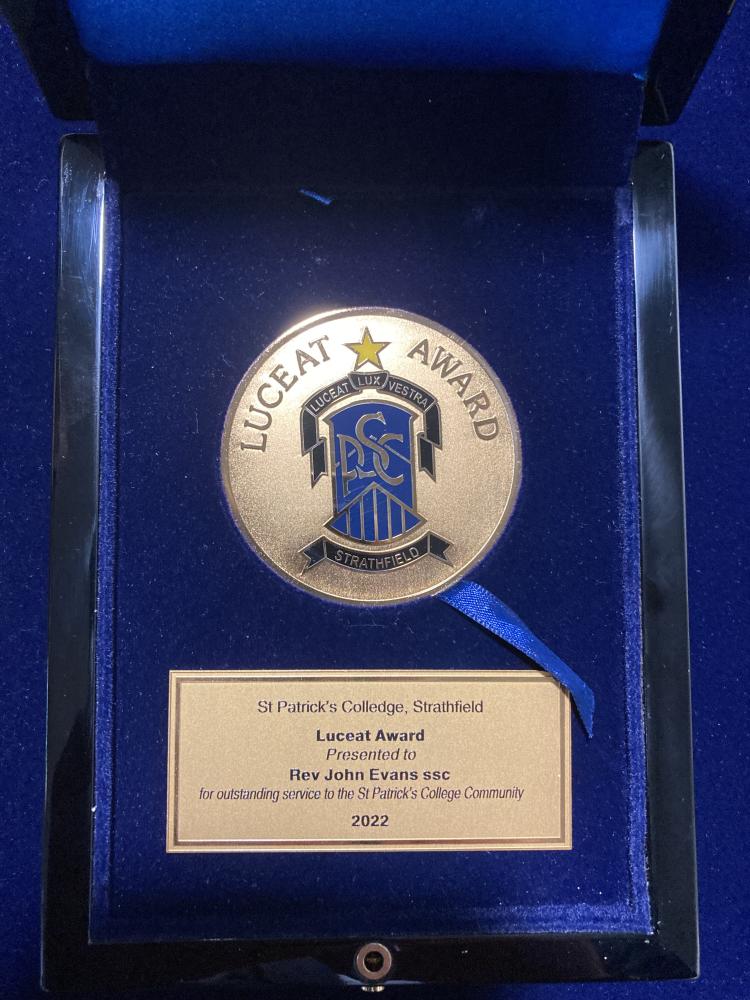 The award presented to Fr Jack Evans - Photo:Fr Patrick McInerney