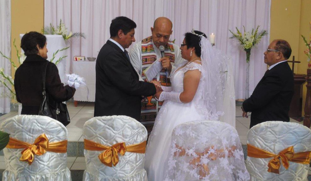 Fr. Napa celebrates a Peruvian wedding. Photo: Fr. Palanapa Tavo SSC