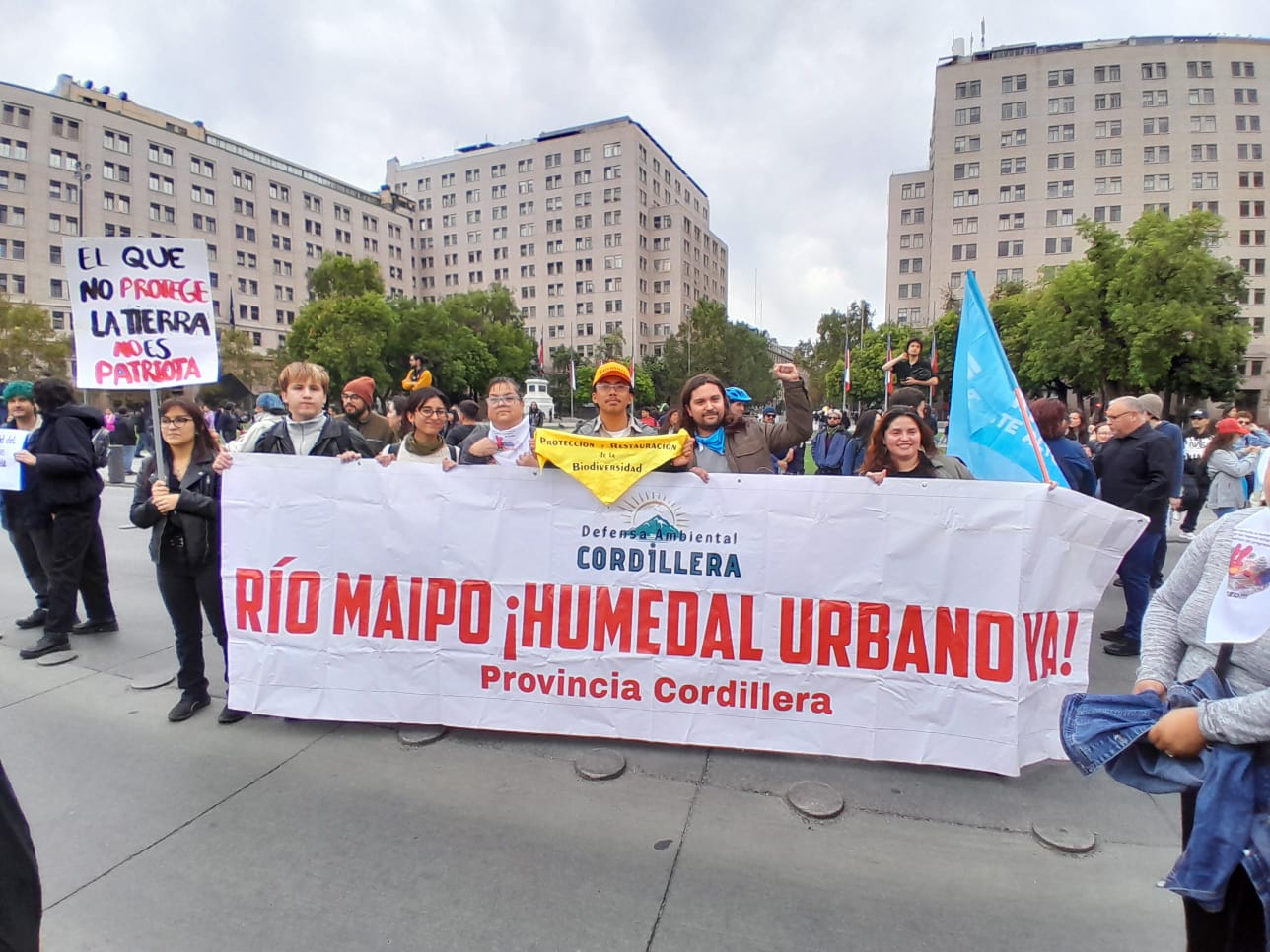 Lydio (centre) joins the March for Water in solidarity with Chileans. Photo: Lydio Mangao, Jr. 